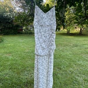 Hello Molly | Modern Ophelia White Floral Maxi Dress | SZ S (4)‎